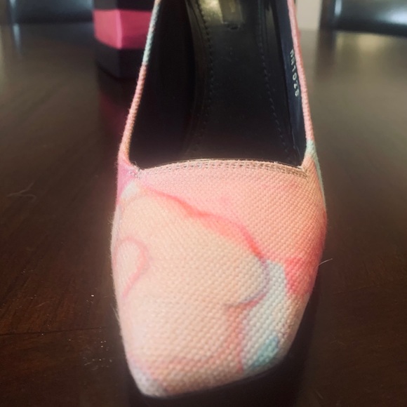 Louis Vuitton heels - Picture 9 of 9